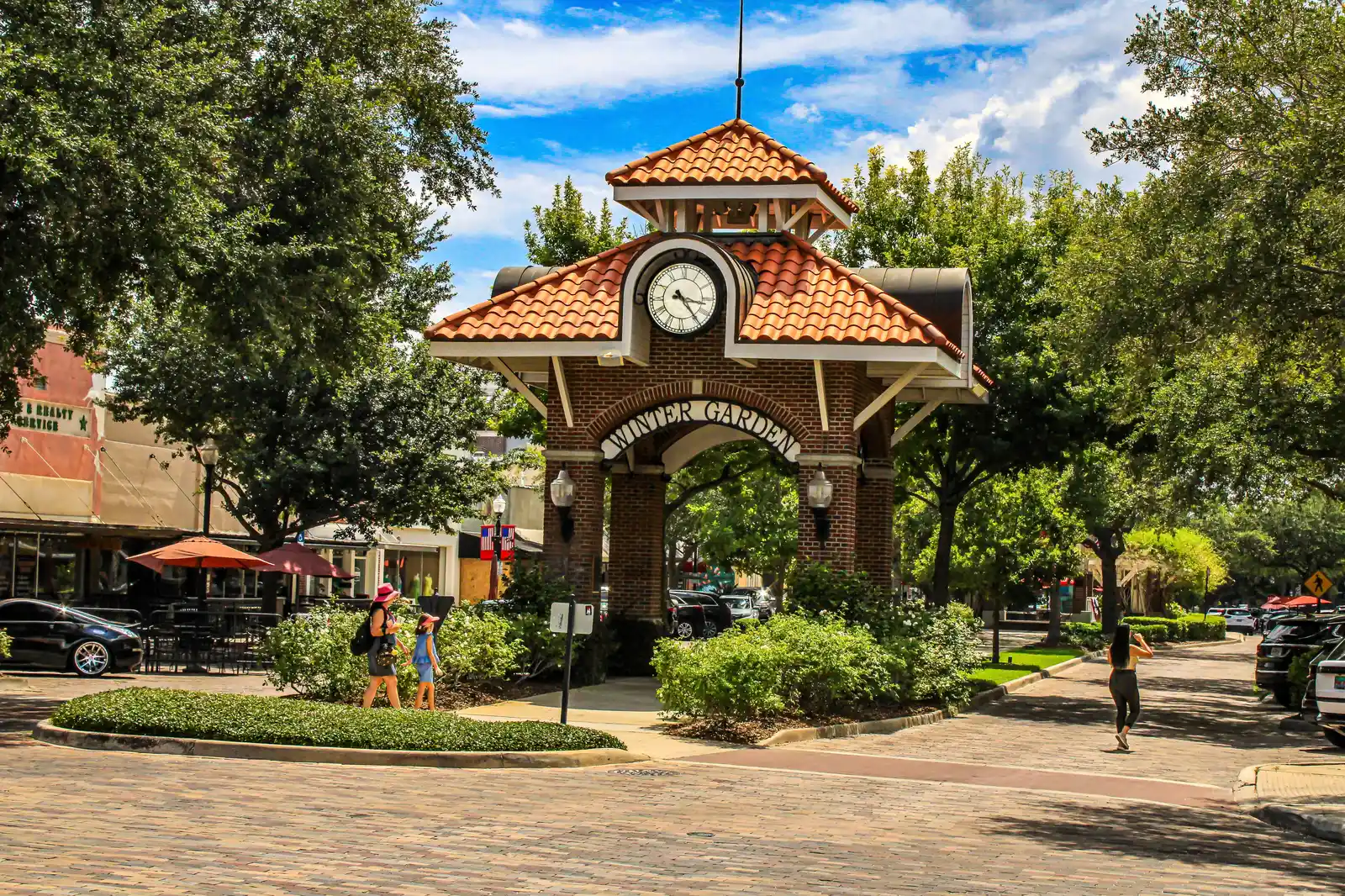 Restaurants and shops along Plant Street in downtown Winter Garden, north of Horizon West